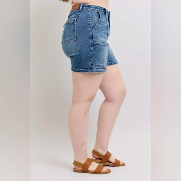 Judy Blue High Rise Denim Mid-Length Enevlope Pockets Slim Fit Jean Shorts